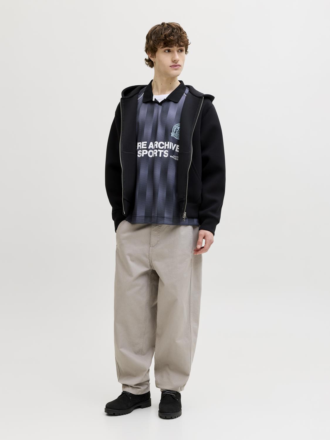 model_shot-front_full